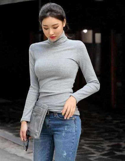 时尚气质的小姐姐身穿紧身包臀裙秀出精致的锁骨，视觉效果完美!