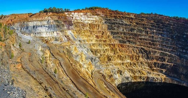 又美又致命的河流，人跳进去连渣都没了，连金属都能腐蚀！