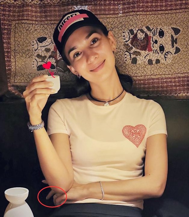 卢靖姗她的照片