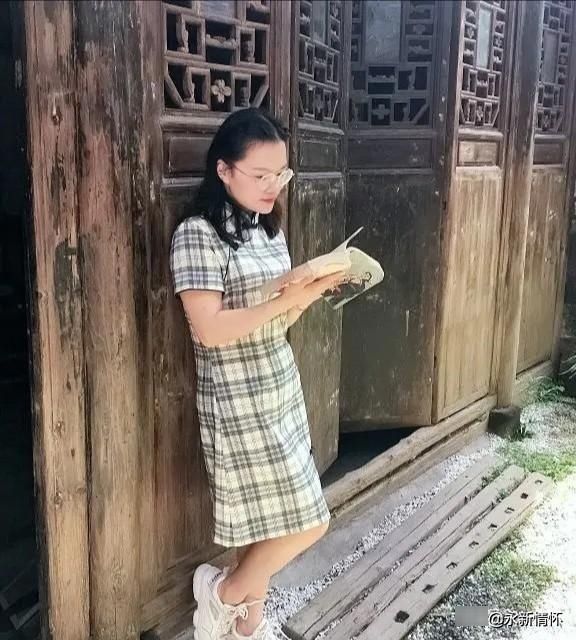  『如诗之』几缕思愁随远溢一袭旗袍女人花