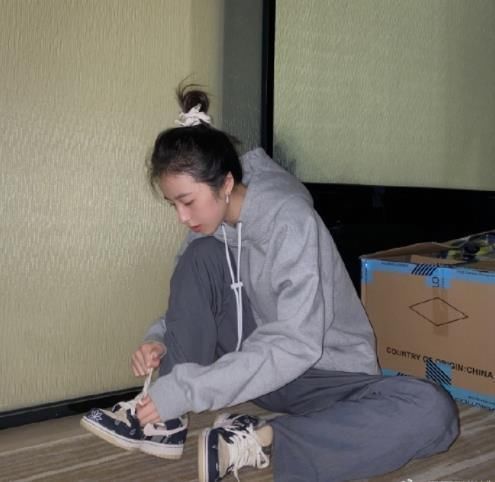  #设计#牛逼：Yeezy篮球鞋新配色真丑，OW×Nike不服气，侃爷真是飘了？