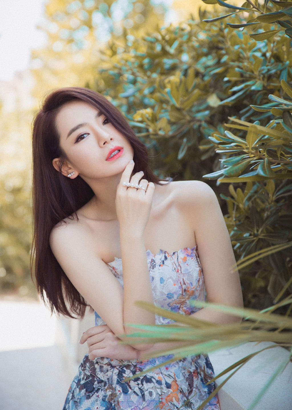 戚薇:白到发光的水嫩肌肤