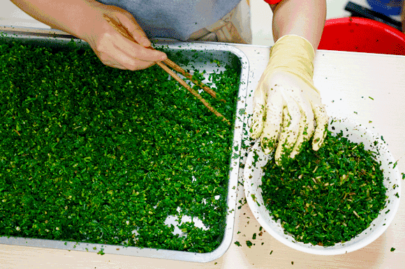  『荠菜』又是一年春食时！春天里的江南人，是如何把“鲜嫩”吃得出神入化的？