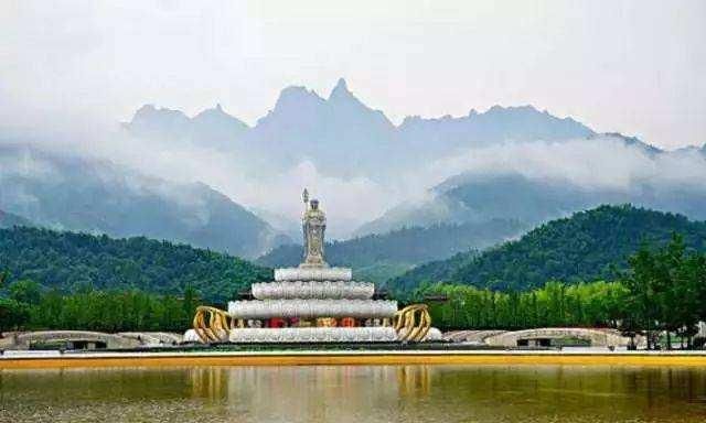 灵山九华,莲花佛国,人佛共处的灵圣境地
