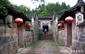 400年前的民宅，竟暗藏地下石室：发现百箱金银和百坛好酒