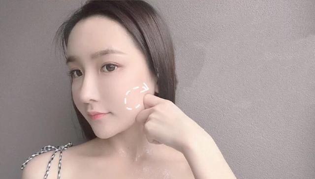  『天生』告别“小圆脸”，拥有“瓜子脸”，分享“整容级”瘦脸干货