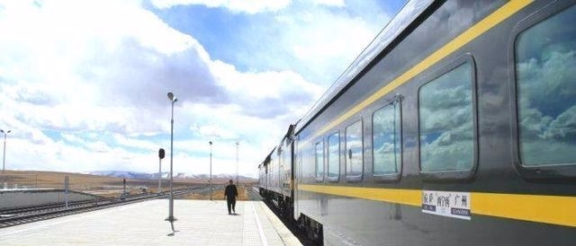 中国最任性的火车：乘客要坐53个小时，跨越8个省，经过你家乡吗