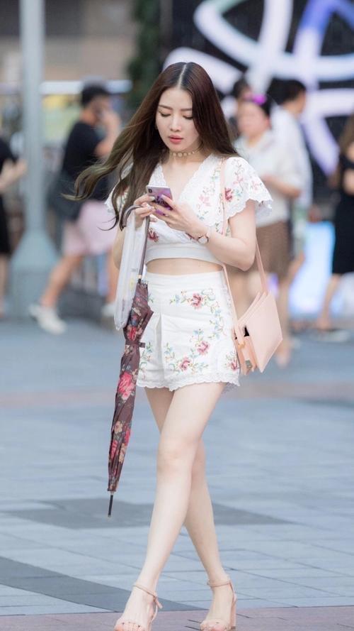 街拍美女丨此生如果没有去过南方看美女，那真的是太遗憾！