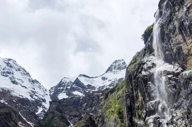 不去天堂，就去雨崩！这里有云淡风轻，这里花开四野……