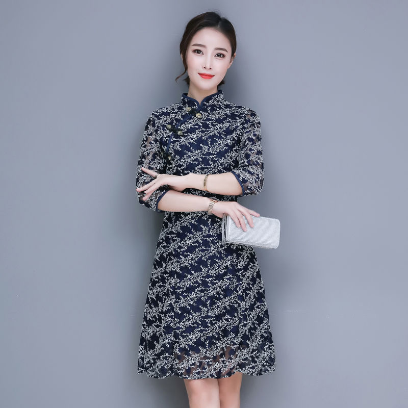 精致的蕾丝很显优雅，镂空与它的搭配，这些裙女人穿上真美