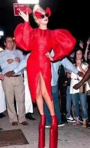 对于女星15cm还叫高跟鞋?那是平底鞋!你是没看到“恨天高女王”