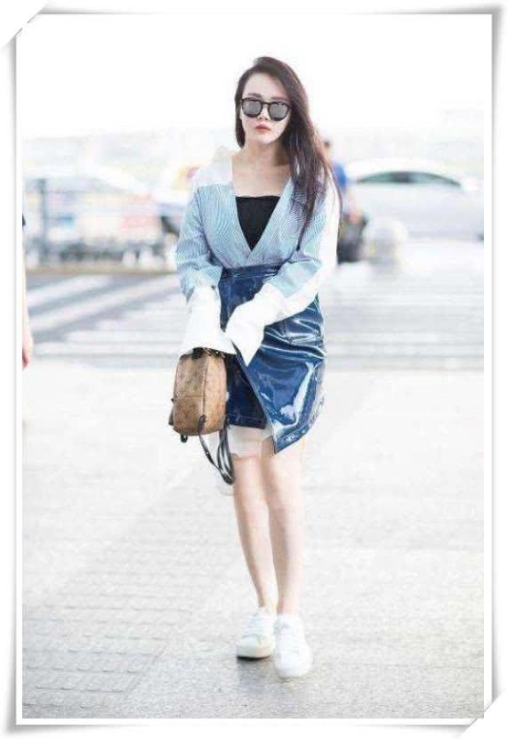 冉莹颖秀身材秀到捂胸口！网友直呼：我是邹市明我也不敢撒手啊！