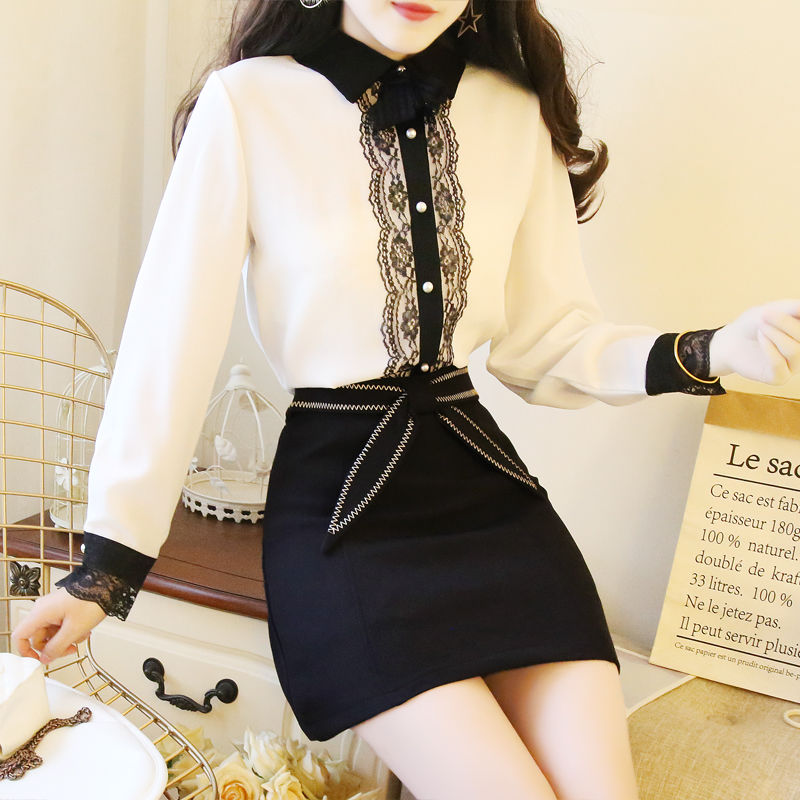 如今女人，出门别穿裙子了!瞧下图女人穿当下“秋衫”嫩减18岁