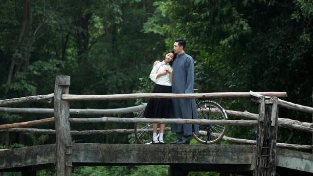 宋茜民国装清纯如初恋，和黄景瑜配了一脸！