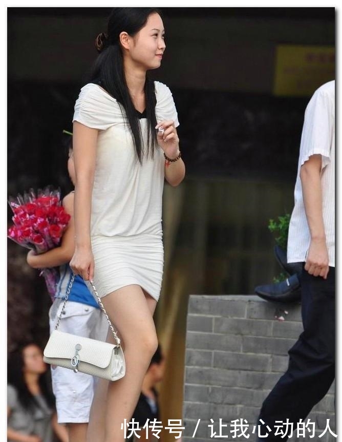  [时尚]街拍：时尚的穿搭永远不过时,所以这些穿搭要学习下