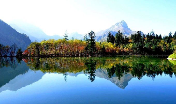 甘肃这个唯一能和九寨沟叫板的地方，处处是山水画，让人心旷神怡