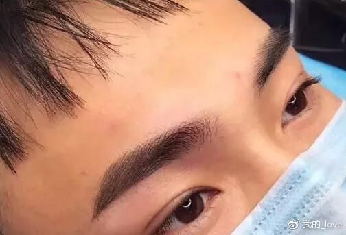 纹眉不分性别，技巧却有差别!精准掌握纹出独特气质!