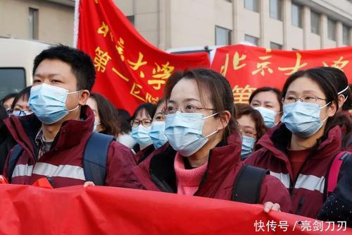  『我国』美联储疯狂印钞，美债突破24万亿美元，为何我国还要增持？
