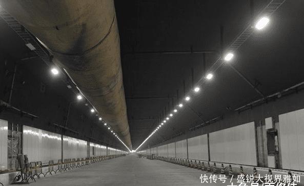  #海底隧道#港珠澳大桥海底隧道6700米，漏水了怎么逃生？看完佩