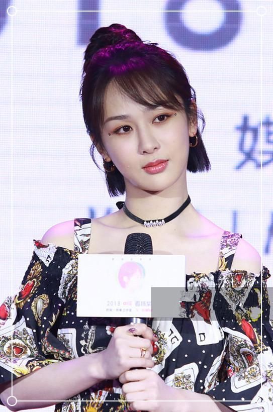 麻花辫和丸子头哪个才是减龄神器？看看同岁的杨紫和娜扎就知道了