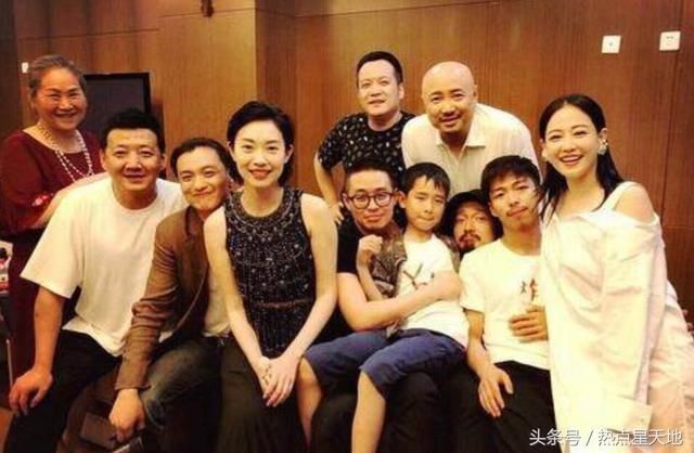 周一围桃花运汪,女星往他身上贴,哺乳期的朱丹来辟谣