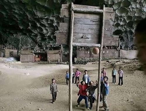 中国惊现亚洲最后一个穴居部落_里面只剩20户人家!