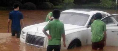 “山竹”过后，大量泡水车上市，曾30万的车卖5万块，值得吗？