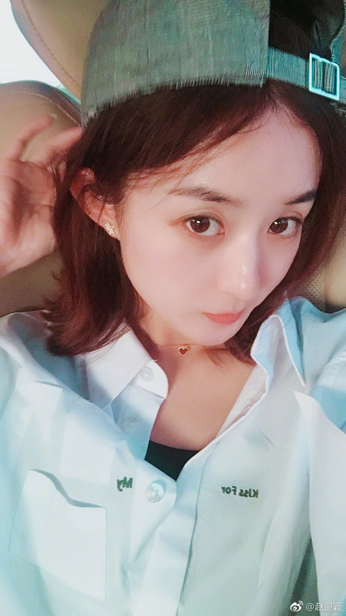 有关赵丽颖停工的原因再次被推到热搜，小姐姐微博回应：只是累了