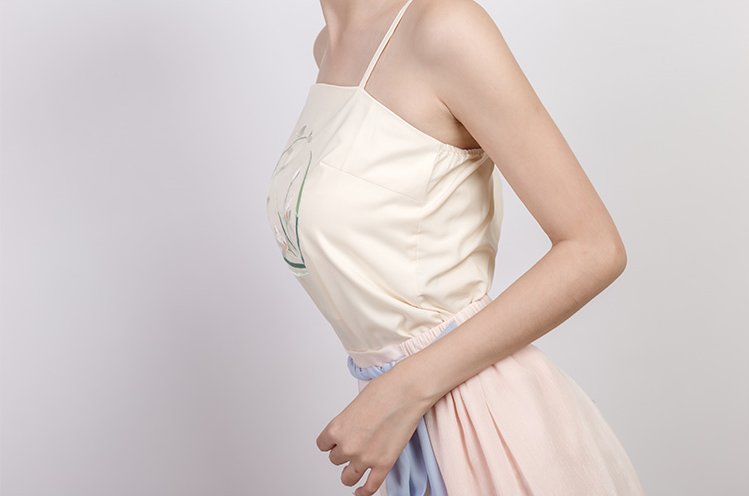 一款极致温柔的汉服“吊带”,穿在身上特别美,充满了女人韵味