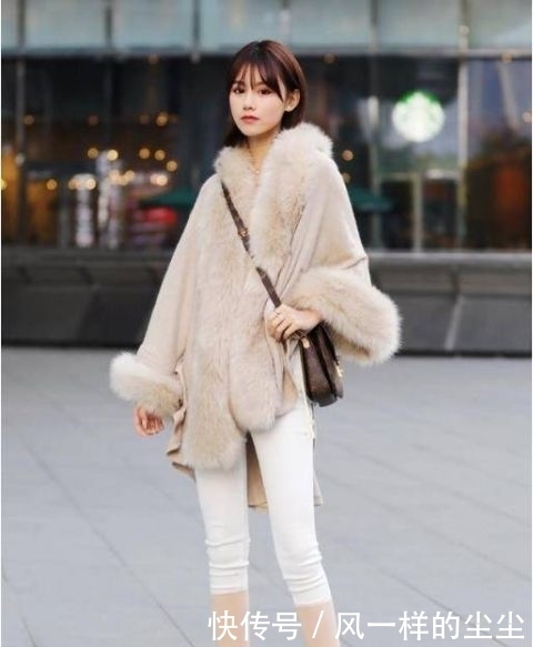 「 上身穿一」看着养眼！，街拍：小姐姐的腿真长！穿紧身牛仔裤配高筒靴