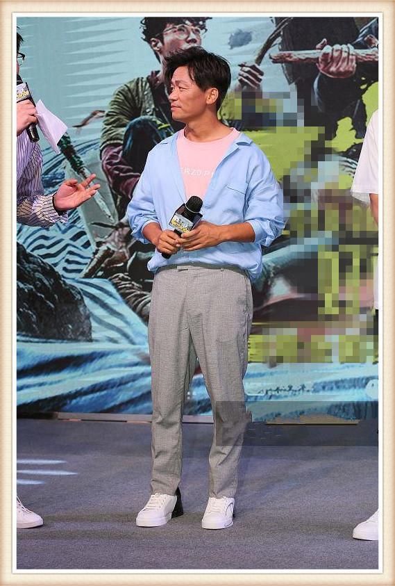 本以为穿粉色的吉克隽逸够大胆了，可看到王宝强，我忍不住笑了！