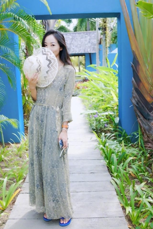 韩雪终于开窍，仅仅一条短裤穿出80斤的效果，网友：这腿是真的细