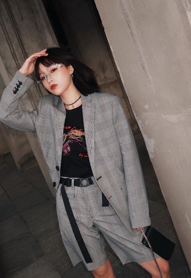  [春天]春天炫酷感十足的穿搭来袭读者：鉴定完毕，是心动的女孩