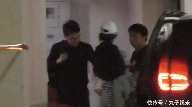 赵丽颖终于忍不住9字回应怀孕传闻！网友：虽未怀孕但恋情……