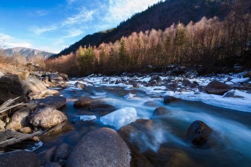 四川旅游好去处！去达古冰川走走，感受不一样的冰川气息，很迷人