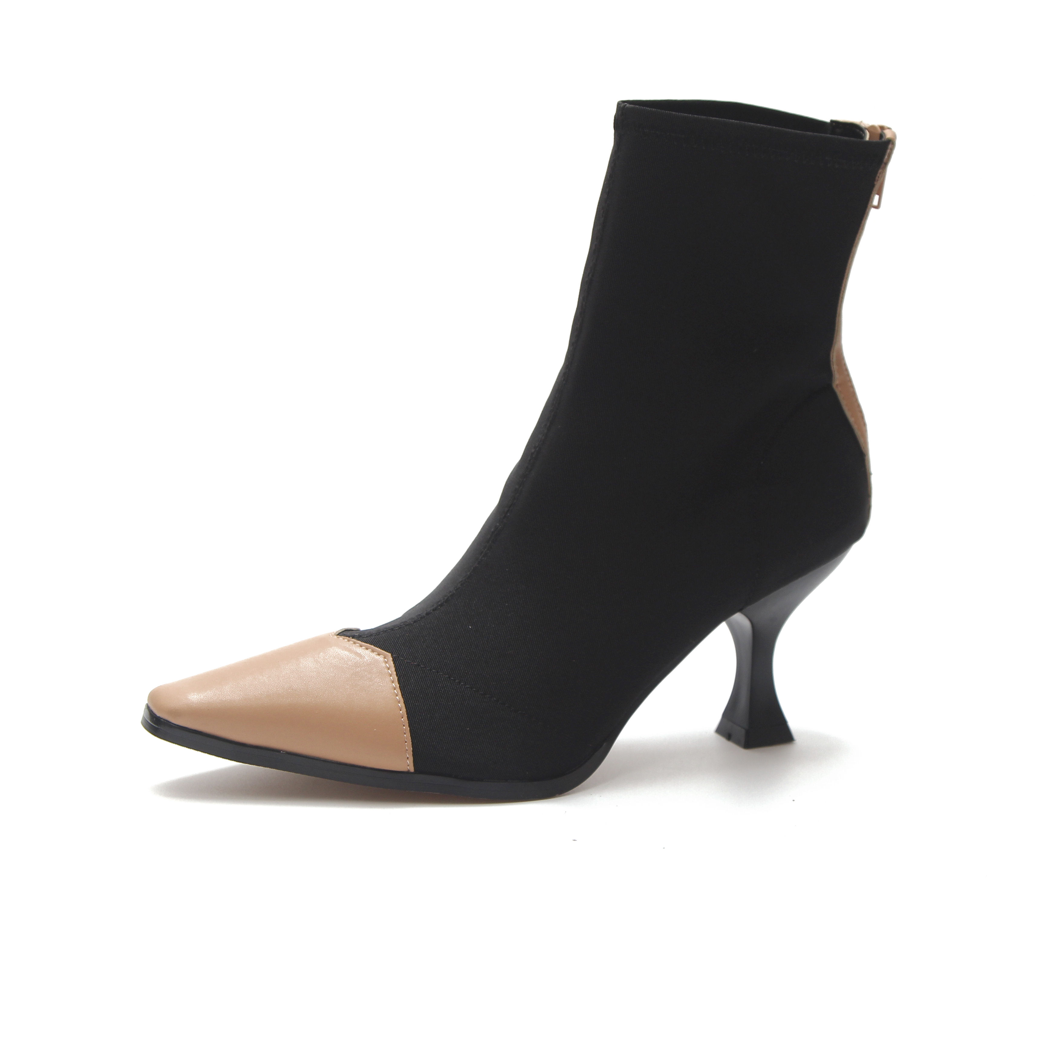 这个秋天这样穿尖头鞋，随意你搭配裙子裤子，时髦又有档次