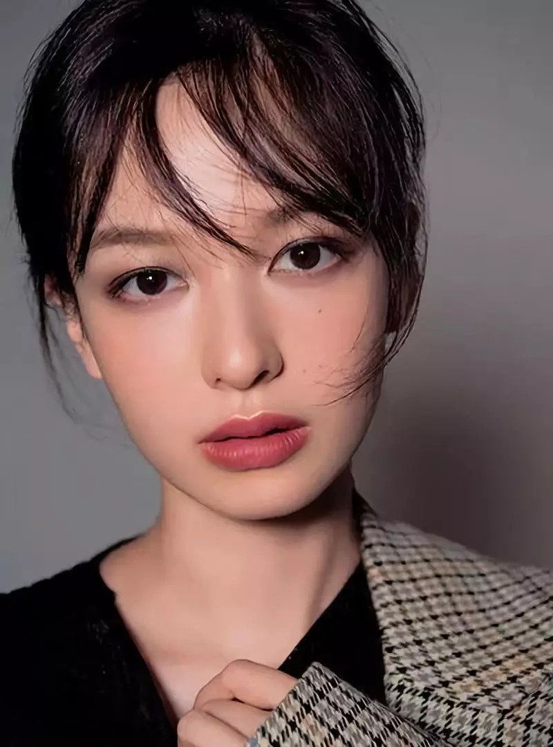 刘雯的修容法堪称最强!你一画就显脏到底问题出在哪儿了?