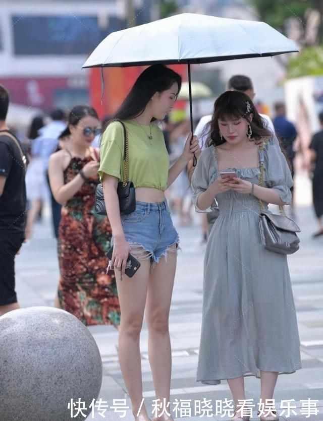  【时尚】整个时尚圈都在穿的牛油果绿，用简单穿出时尚，你也行！