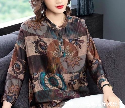 『女性』雪纺衫又出新样式!别再傻傻买真丝裙,清明出行该备的是下面几款