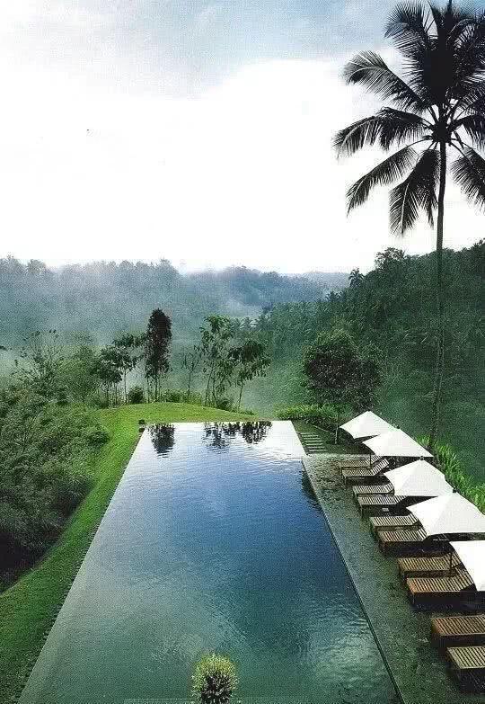 庭院泳池景观，仿佛身处大海