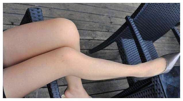 尖头细跟结合优美弧度,彰显女性迷人魅力,一展你独特的风采