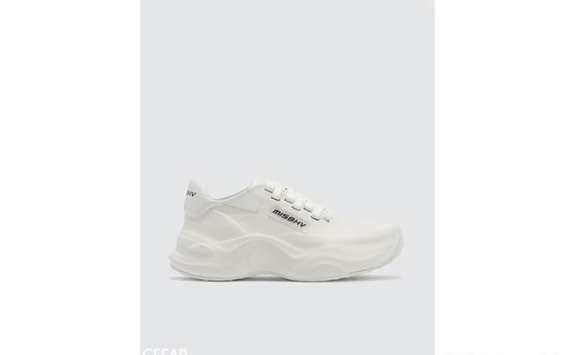  「球鞋」时尚教主Anna Wintour认可的运动鞋，就是这双Nike经典款球鞋