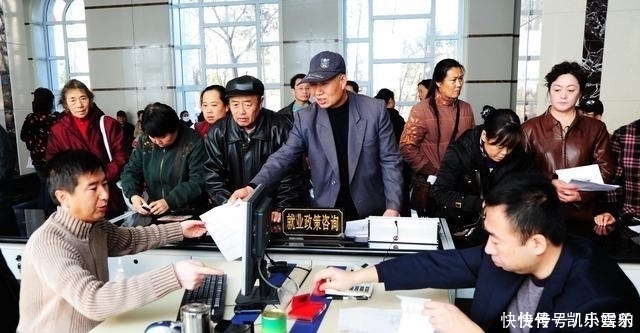 延迟退休遭“反对”,下岗工人的退休年龄,你知道吗