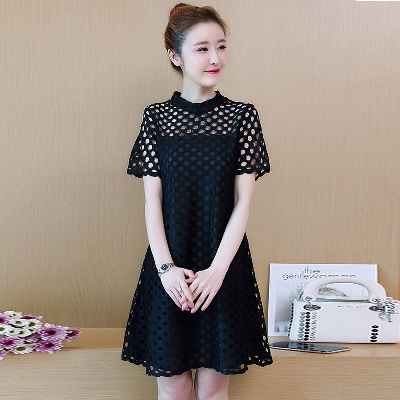 精致的蕾丝很显优雅，镂空与它的搭配，这些裙女人穿上真美