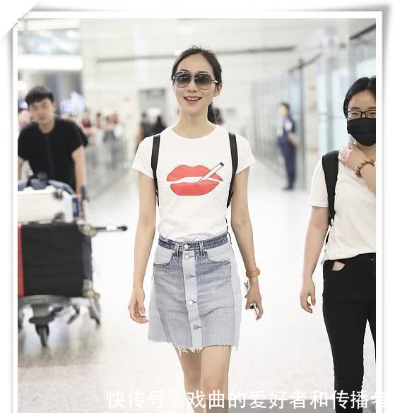 韩雪不得了!穿白T恤配了个双肩包,网友直呼35岁变15岁!