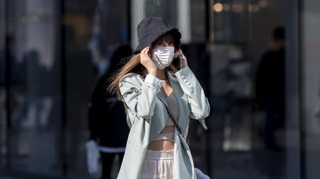  『服装』小姐姐的换装秀,你最喜欢她穿哪套服装呢?