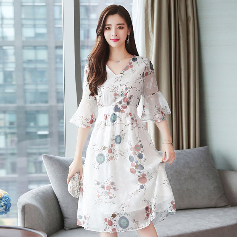 一饱眼福!身材丰满的女人就该穿蕾丝裙!男人就喜欢这样的