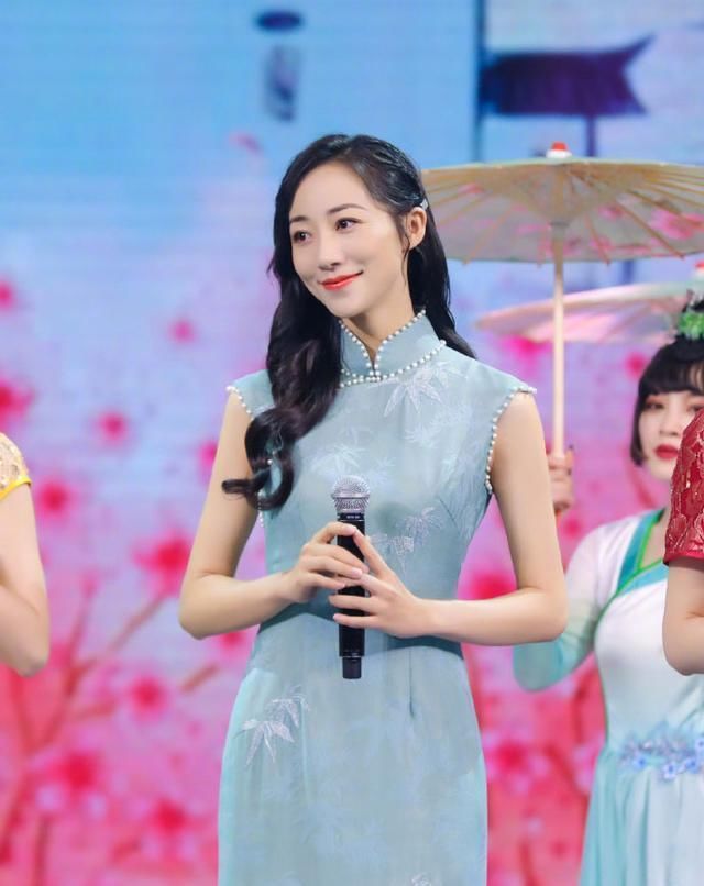  『哪吒头』穿旗袍要搭配这些发型,才能展现最美的你!