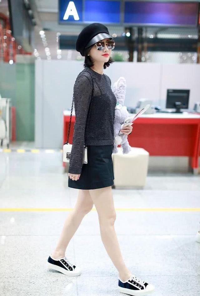 景甜的腿才是漫画腿,网友:以后长裙就别穿了