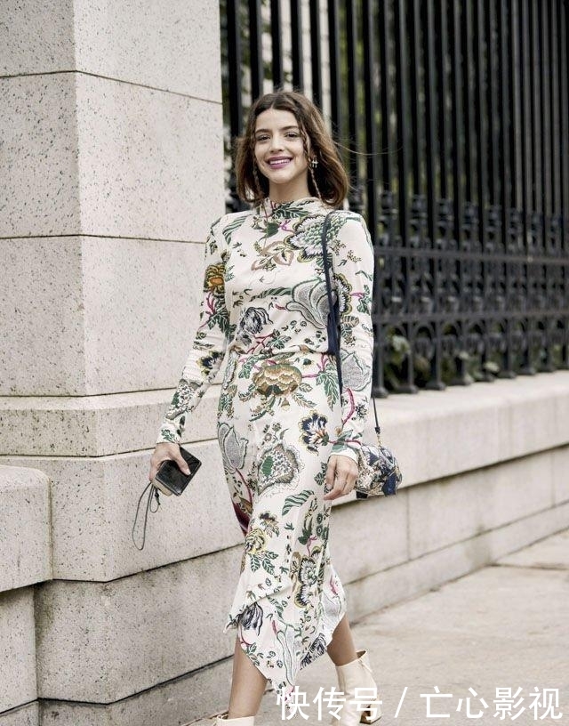 白靴:比黑色靴子更时尚,早春一定要赶上白靴热潮,多种街头风格超惊艳